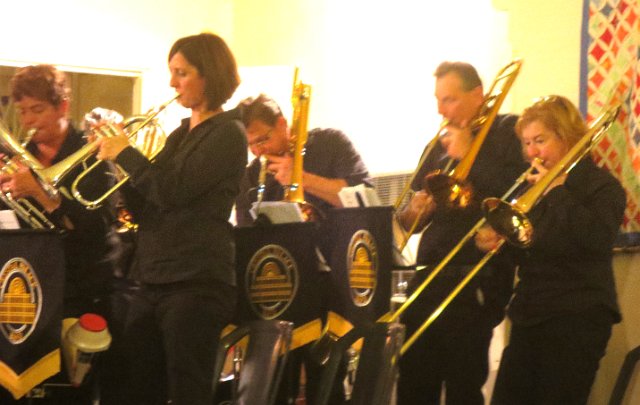 Brass Unbound011.JPG - Horns & Trombones